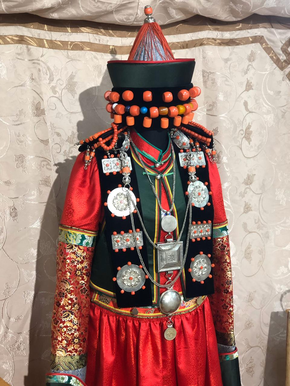 Национальный костюм бурятов Забайкалья